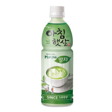 Bouteille de boisson coréenne au riz et thé vert matcha Woongjin Morning Rice 500ml sur fond blanc