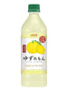 Bouteille 500ml de boisson japonaise DyDo au jus de yuzu de Kochi et citron, vue de face sur fond blanc.
