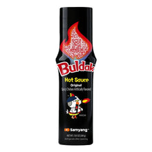 Bouteille de sauce piquante coréenne Buldak Hot Sauce Samyang goût poulet épicé original 200g sur fond blanc
