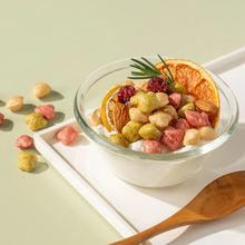 Céréales bio au riz complet et aux légumes Misillan avec yaourt et fruits secs, idée de collation