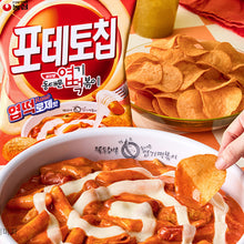 Sachet de chips Nongshim saveur Tteokbokki Rosé avec des chips à tremper dans la sauce