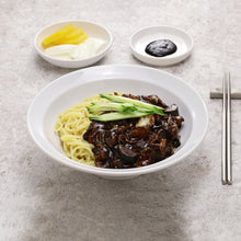 Jjajangmyeon Nouilles à la Sauce aux Haricots Noirs 640G [Sempio] DDM 10.04.2026