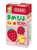 Boisson au soja Marusan Mamepiyo à la fraise 125 ml, emballage rose avec fraises
