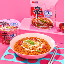 Shin Ramyeon Rosé Nongshim 134 g, nouilles instantanées coréennes épicées à la sauce rosée crémeuse, tomate et fromage