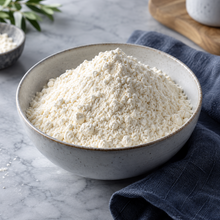 Poudre à frire coréenne dans un bol, préparation sèche pour réaliser facilement tempura, crevettes et légumes frits